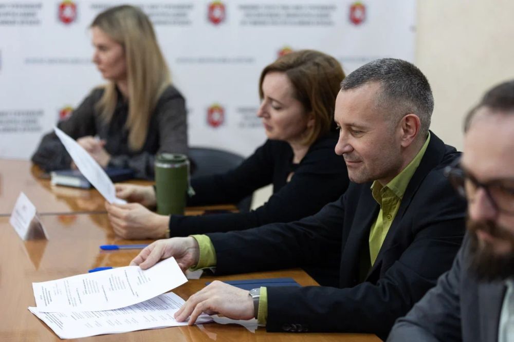 Валентина Лаврик: При поддержке Главы Республики Крым – Аксёнова С.В., в рамках реализации Указа Главы Республики Крым о создании советов президентов ученического самоуправления Республики Крым от 28.04.2021 года №103-У, 29... Валентина Лаврик: При поддержке Главы Республики Крым – Аксёнова С.В., в рамках реализации Указа Главы Республики Крым о создании советов президентов ученического самоуправления Республики Крым от 28.04.2021 года №103-У, 29...