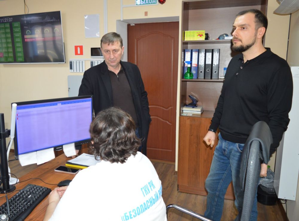 Алексей Ерёменко: Посетил сегодня Центр по приему и обработке экстренных вызовов Системы 112 в ГКУ РК "Безопасный регион" Алексей Ерёменко: Посетил сегодня Центр по приему и обработке экстренных вызовов Системы 112 в ГКУ РК "Безопасный регион"
