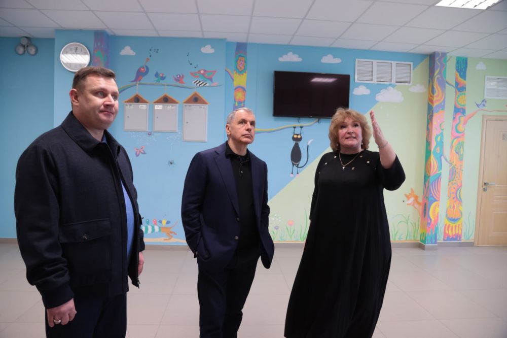 Юрий Нестеренко: В ходе рабочей поездки, совместно с Председателем Государственного Совета Республики Крым Владимиром Андреевичем Константиновым, посетили предприятия, образовательные и спортивные учреждения, объекты... Юрий Нестеренко: В ходе рабочей поездки, совместно с Председателем Государственного Совета Республики Крым Владимиром Андреевичем Константиновым, посетили предприятия, образовательные и спортивные учреждения, объекты...