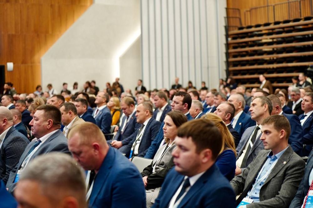 Глава Республики Татарстан — Рустам Минниханов обратился к участникам второго регионального этапа II Всероссийского муниципального форума «Малая родина – сила России» Глава Республики Татарстан — Рустам Минниханов обратился к участникам второго регионального этапа II Всероссийского муниципального форума «Малая родина – сила России»