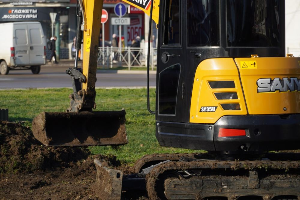 В Керчи стартовали работы по озеленению транспортных колец автовокзала и перекрестка ул. Чкалова В Керчи стартовали работы по озеленению транспортных колец автовокзала и перекрестка ул. Чкалова