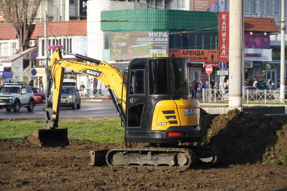 В Керчи стартовали работы по озеленению транспортных колец автовокзала и перекрестка ул. Чкалова В Керчи стартовали работы по озеленению транспортных колец автовокзала и перекрестка ул. Чкалова