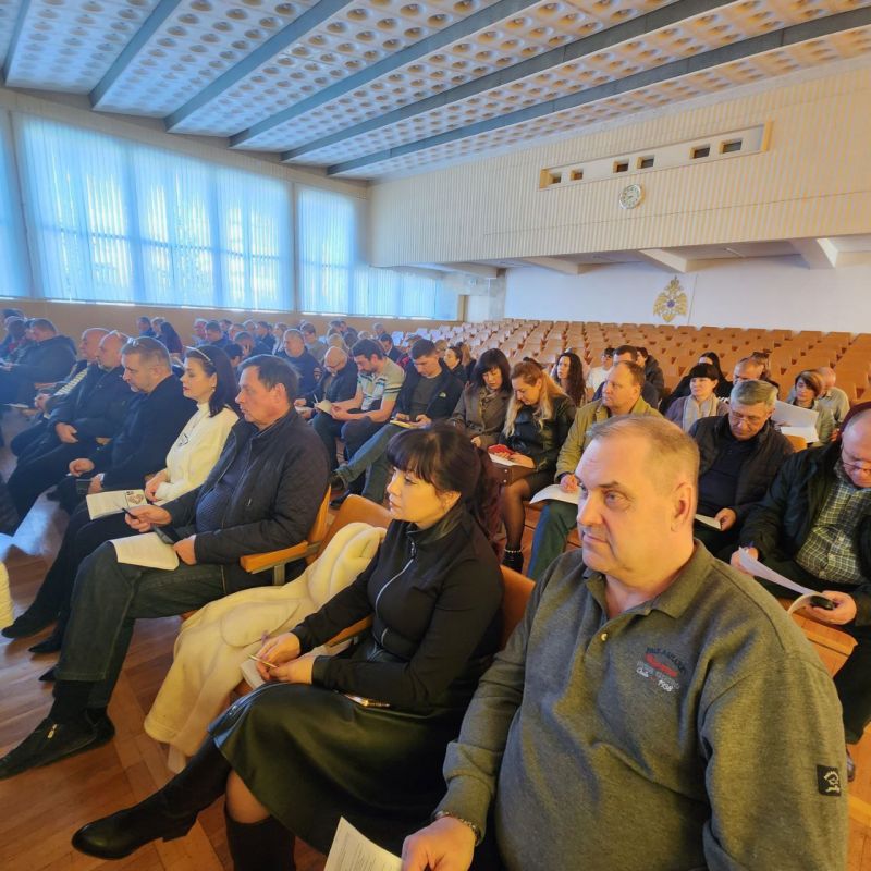 В Министерстве чрезвычайных ситуаций Республики Крым для государственных гражданских служащих проведен семинар на антикоррупционную тематику В Министерстве чрезвычайных ситуаций Республики Крым для государственных гражданских служащих проведен семинар на антикоррупционную тематику