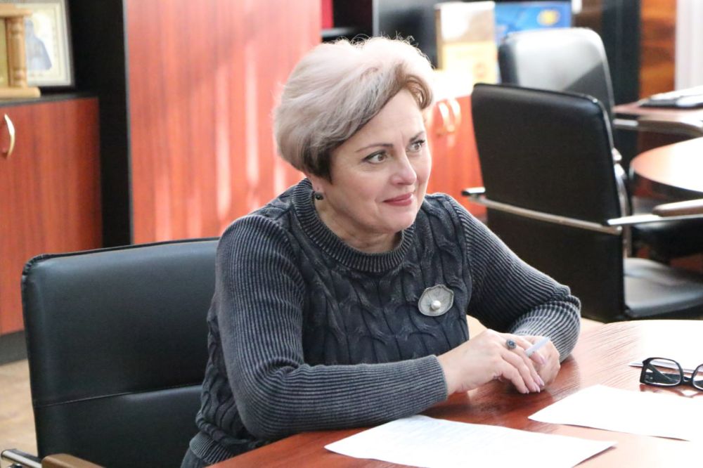 Ольга Урайкина: Сегодня в малом зале администрации Бахчисарайского района заместитель Председателя Государственного Совета Республики Крым Айдер Типпа и председатель Государственного комитета по делам межнациональных... Ольга Урайкина: Сегодня в малом зале администрации Бахчисарайского района заместитель Председателя Государственного Совета Республики Крым Айдер Типпа и председатель Государственного комитета по делам межнациональных...