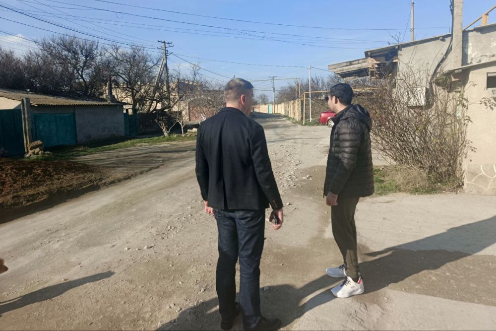 Александр Юрьев: Проверил качество работ по ремонту тротуаров и санитарной очистке улиц Александр Юрьев: Проверил качество работ по ремонту тротуаров и санитарной очистке улиц