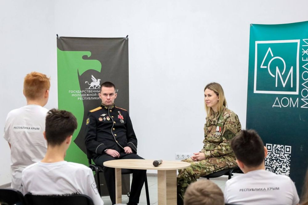 В Доме Молодежи состоялась встреча участников проекта «Детская администрация» с Героем Российской Федерации Олегом Алексеевичем Пивоваровым В Доме Молодежи состоялась встреча участников проекта «Детская администрация» с Героем Российской Федерации Олегом Алексеевичем Пивоваровым