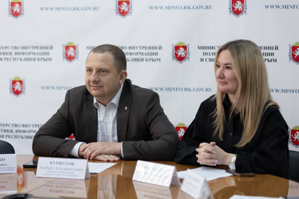 Альберт Куршутов: Встретился с муниципальными министрами внутренней политики, информации и связи ученического самоуправления Республики Крым Альберт Куршутов: Встретился с муниципальными министрами внутренней политики, информации и связи ученического самоуправления Республики Крым