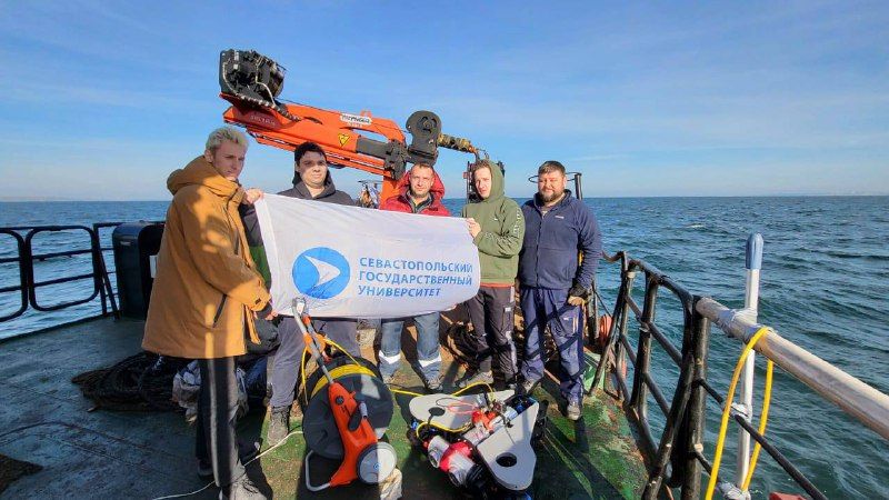 Водолазы Морской спасательной службы продолжают спуски к фрагментам затонувших танкеров «Волгонефть-212» и «Волгонефть-239» Водолазы Морской спасательной службы продолжают спуски к фрагментам затонувших танкеров «Волгонефть-212» и «Волгонефть-239»
