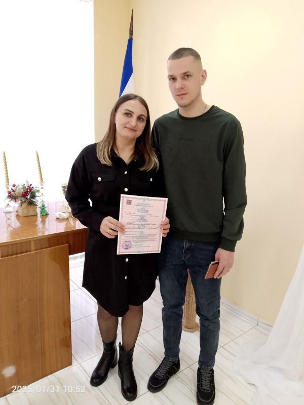 Сегодня в рубрике «Лучшие молодожены» новая подборка фотографий, тех новобрачных, большая часть которых стала супругами вчера и 31 января. Сегодня в рубрике «Лучшие молодожены» новая подборка фотографий, тех новобрачных, большая часть которых стала супругами вчера и 31 января.