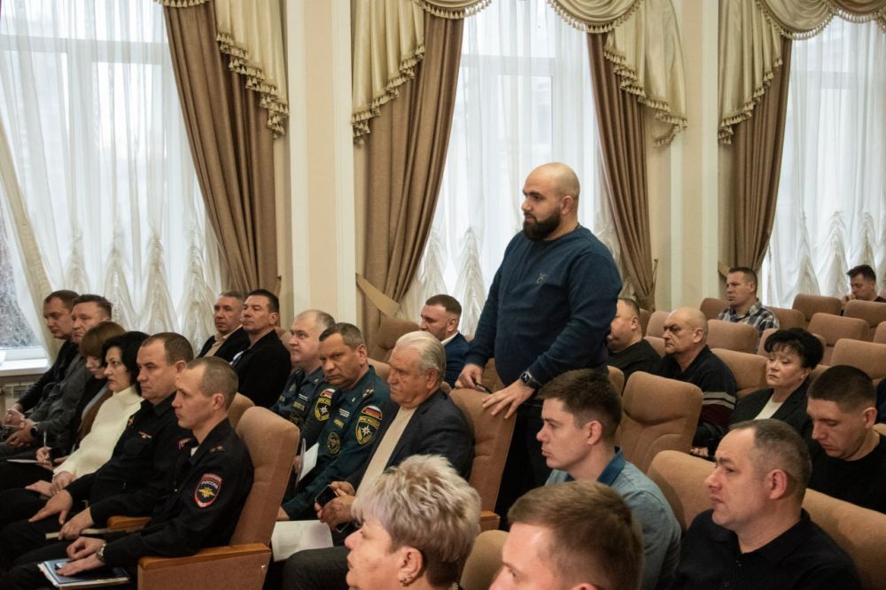 В Симферополе состоялось оперативно-хозяйственное совещание, в ходе которого руководители структурных подразделений отчитались о проделанной работе В Симферополе состоялось оперативно-хозяйственное совещание, в ходе которого руководители структурных подразделений отчитались о проделанной работе