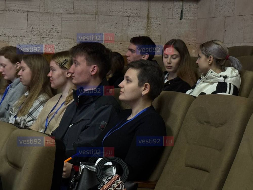 В Севастополе стартовала Зимняя школа Плавучего университета В Севастополе стартовала Зимняя школа Плавучего университета