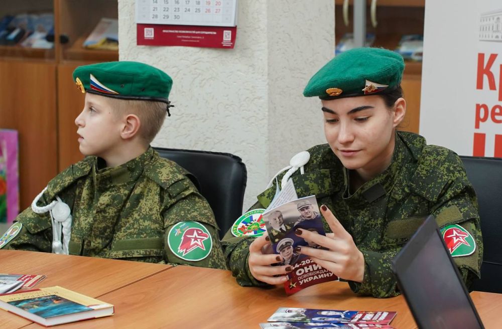 Анастасия Гридчина: Сегодня в ГБУК РК Крымская республиканская научная библиотека им. И. Я. Франко состоялся круглый стол, на который собрались школьники, чтобы обсудить тему: «Сталинградская битва: не забудем своих героев» Анастасия Гридчина: Сегодня в ГБУК РК Крымская республиканская научная библиотека им. И. Я. Франко состоялся круглый стол, на который собрались школьники, чтобы обсудить тему: «Сталинградская битва: не забудем своих героев»