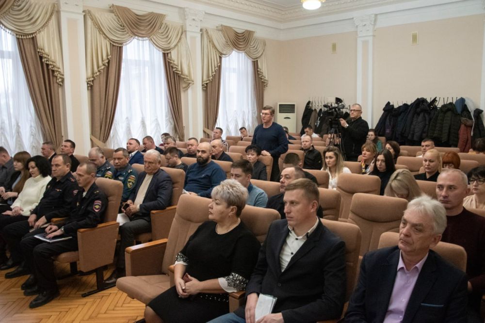 В Симферополе состоялось оперативно-хозяйственное совещание, в ходе которого руководители структурных подразделений отчитались о проделанной работе В Симферополе состоялось оперативно-хозяйственное совещание, в ходе которого руководители структурных подразделений отчитались о проделанной работе