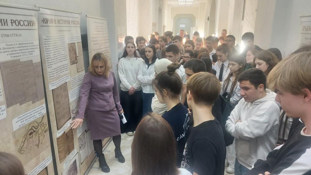 В Республике Крым продолжается экспонирование историко-документальной выставки «Крым в истории России» В Республике Крым продолжается экспонирование историко-документальной выставки «Крым в истории России»