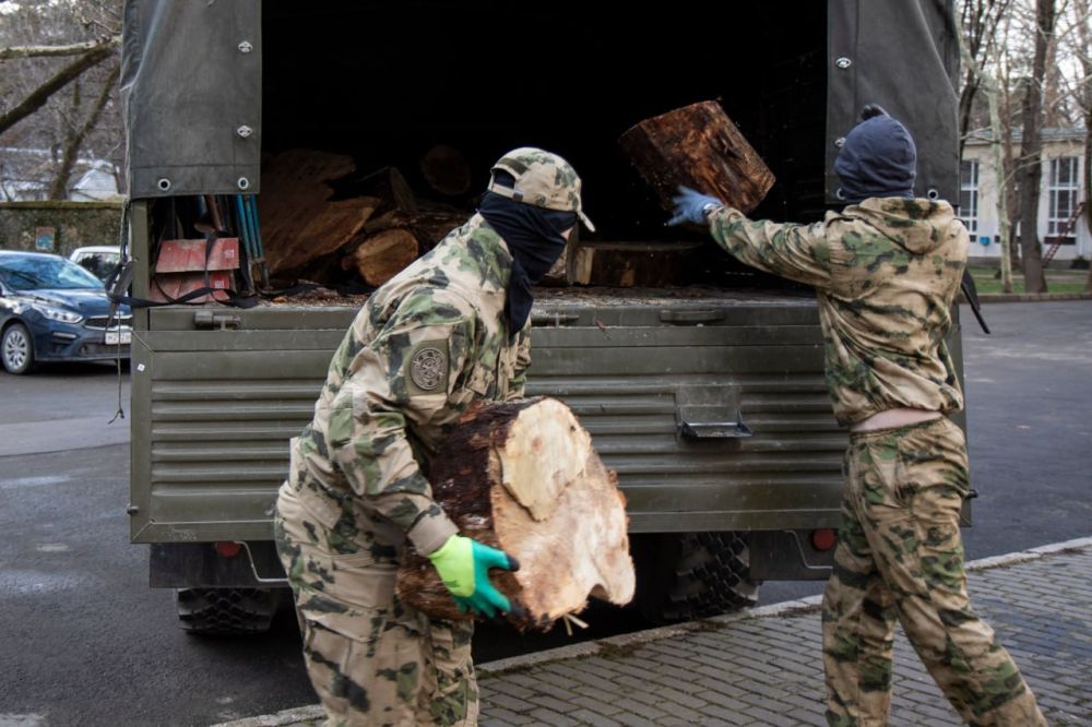 В крымской столице продолжается акция «Блиндажи в тепле» В крымской столице продолжается акция «Блиндажи в тепле»