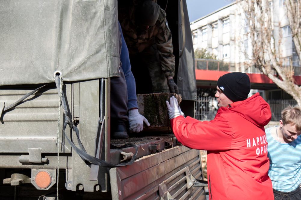 В крымской столице продолжается акция «Блиндажи в тепле» В крымской столице продолжается акция «Блиндажи в тепле»