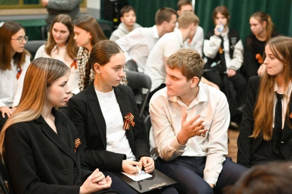 Высота 102.0. Волонтеры Победы на площадке Дома Молодежи провели интеллектуально-интерактивную игру «Высота 102.0» Высота 102.0. Волонтеры Победы на площадке Дома Молодежи провели интеллектуально-интерактивную игру «Высота 102.0»