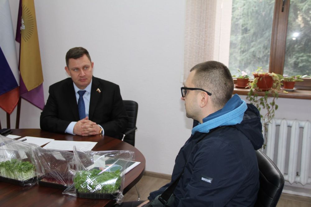 Юрий Нестеренко: В "Южной столице" провел приём граждан по личным вопросам, в ходе которого ко мне обратились 4 местных жителя Юрий Нестеренко: В "Южной столице" провел приём граждан по личным вопросам, в ходе которого ко мне обратились 4 местных жителя