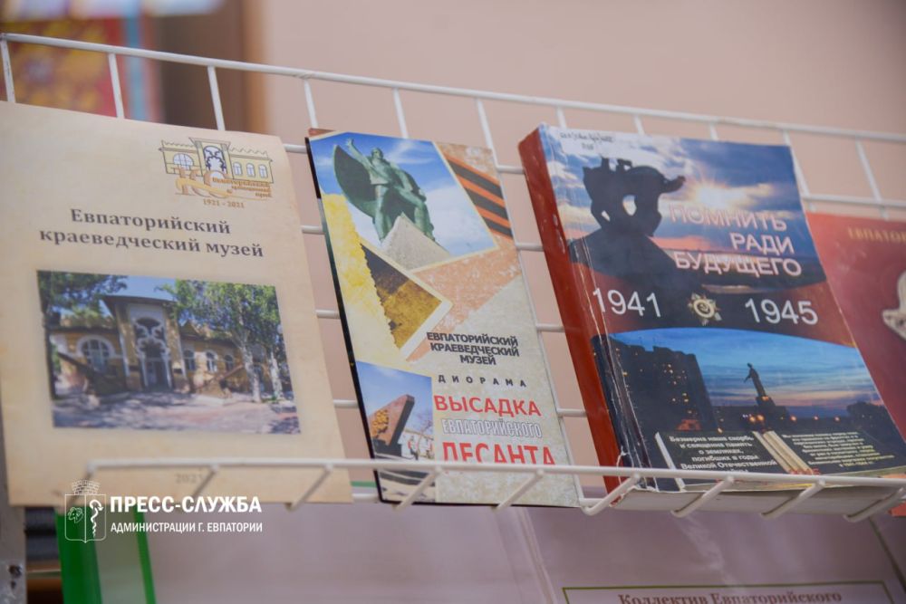 В Евпатории проходит выставка, посвященная номинантам премии им. Дувана В Евпатории проходит выставка, посвященная номинантам премии им. Дувана