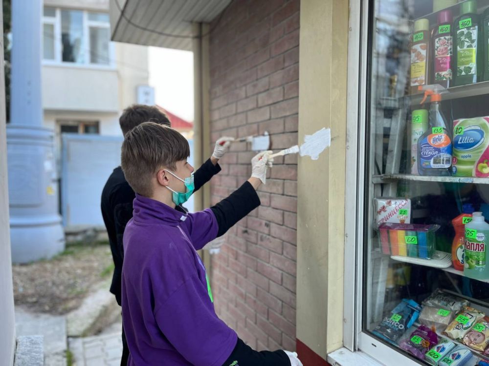 Рейд «Закрась опасность!» провели в Севастополе Рейд «Закрась опасность!» провели в Севастополе