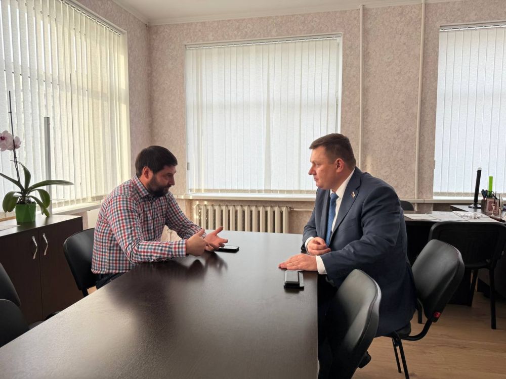 Юрий Нестеренко: Провёл рабочие встречи и вручил благодарности от председателя комитета ГД по строительству и жилищно-коммунальному хозяйству Сергея Пахомова, министру жилищной политики и государственного строительного... Юрий Нестеренко: Провёл рабочие встречи и вручил благодарности от председателя комитета ГД по строительству и жилищно-коммунальному хозяйству Сергея Пахомова, министру жилищной политики и государственного строительного...