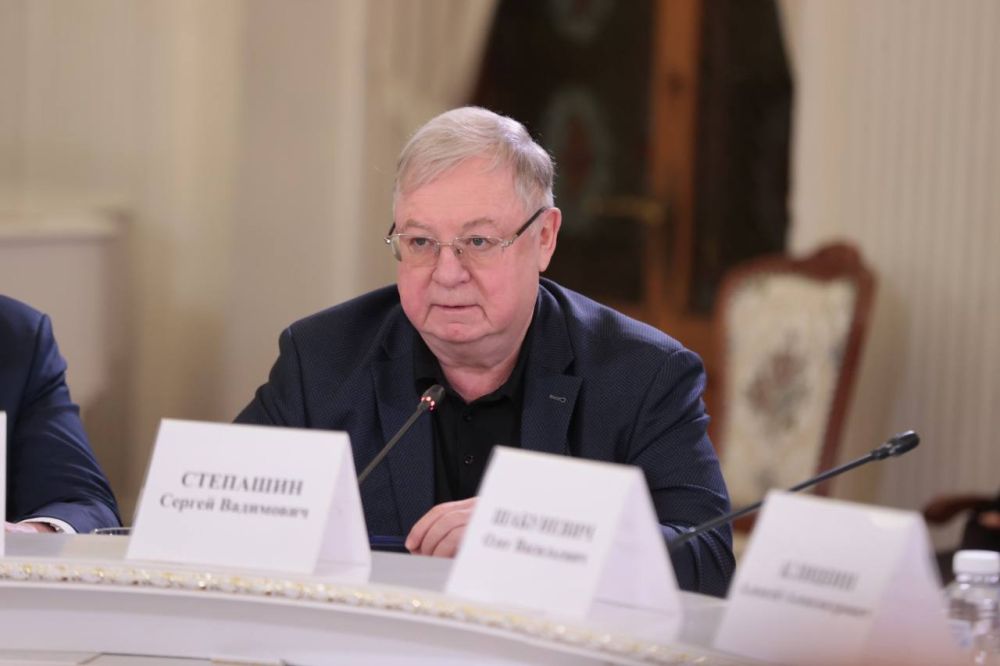 В 80-ю годовщину Ялтинской конференции союзных держав, в Ливадийском дворце-музее состоялась презентация новой книги депутата Государственной Думы Российской Федерации, доктора юридических наук, профессора и заслуженного... В 80-ю годовщину Ялтинской конференции союзных держав, в Ливадийском дворце-музее состоялась презентация новой книги депутата Государственной Думы Российской Федерации, доктора юридических наук, профессора и заслуженного...
