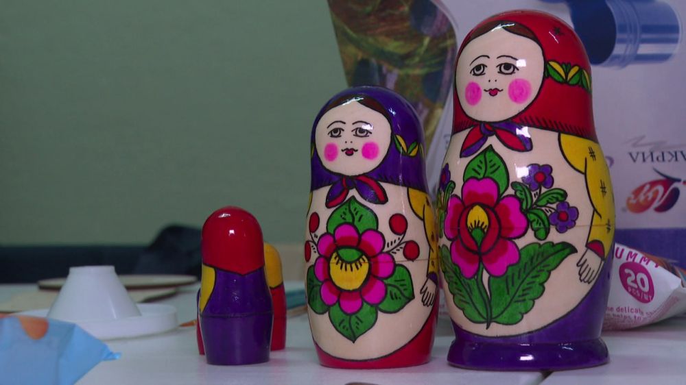 В Крыму впервые прошла выставка «Передвижная мастерская: Волшебное дерево есть у меня» В Крыму впервые прошла выставка «Передвижная мастерская: Волшебное дерево есть у меня»