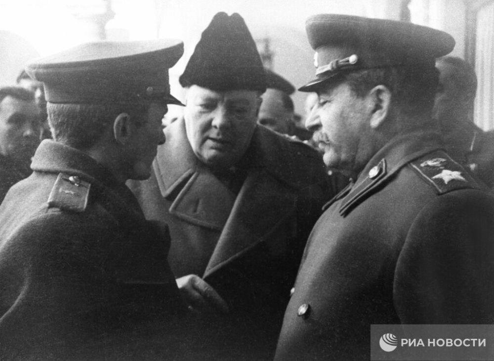 Сегодня 80 лет со дня начала Ялтинской конференции - второй встречи лидеров держав антигитлеровской коалиции Сегодня 80 лет со дня начала Ялтинской конференции - второй встречи лидеров держав антигитлеровской коалиции