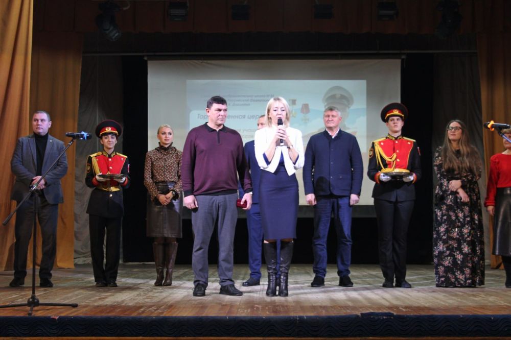 В Симферополе состоялось торжественное посвящение учащихся 1 классов МБОУ «СОШ №38 им. В. А. Дорохина» в «Юные Дорохинцы - Орлята России» В Симферополе состоялось торжественное посвящение учащихся 1 классов МБОУ «СОШ №38 им. В. А. Дорохина» в «Юные Дорохинцы - Орлята России»