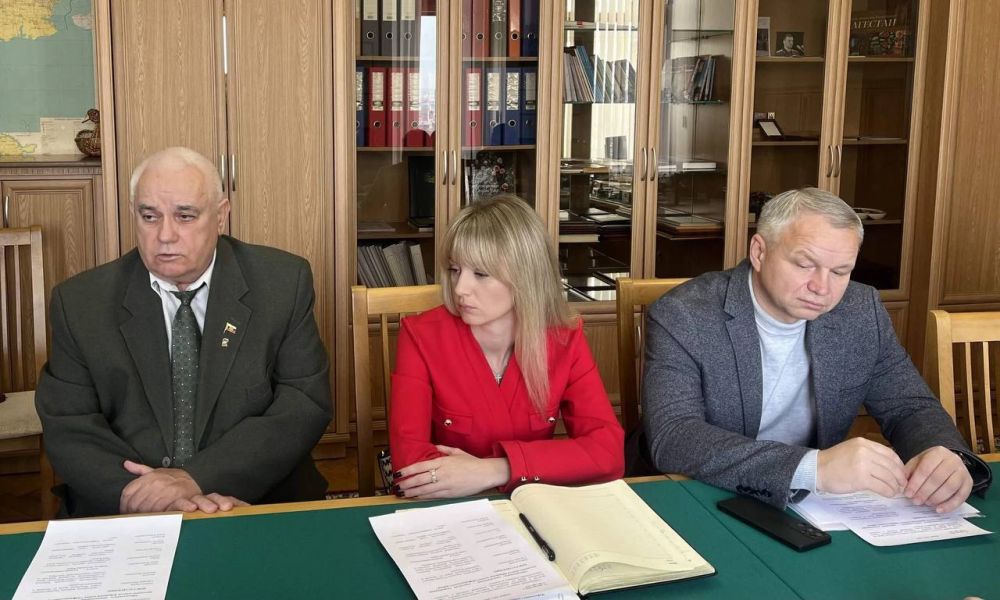 Председателем Комитета Государственного Совета Республики Крым по экологии и природным ресурсам Шабельниковой С. было проведено рабочее совещание по вопросу обеспечения канализационно-очистными сооружениями населенных... Председателем Комитета Государственного Совета Республики Крым по экологии и природным ресурсам Шабельниковой С. было проведено рабочее совещание по вопросу обеспечения канализационно-очистными сооружениями населенных...