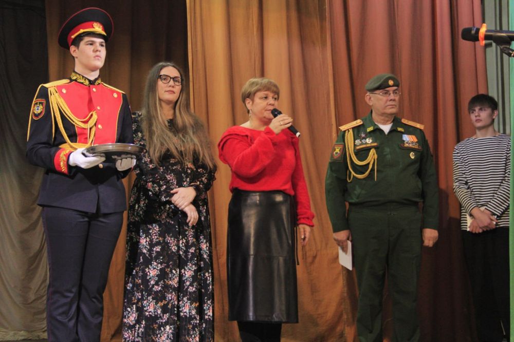 В Симферополе состоялось торжественное посвящение учащихся 1 классов МБОУ «СОШ №38 им. В. А. Дорохина» в «Юные Дорохинцы - Орлята России» В Симферополе состоялось торжественное посвящение учащихся 1 классов МБОУ «СОШ №38 им. В. А. Дорохина» в «Юные Дорохинцы - Орлята России»