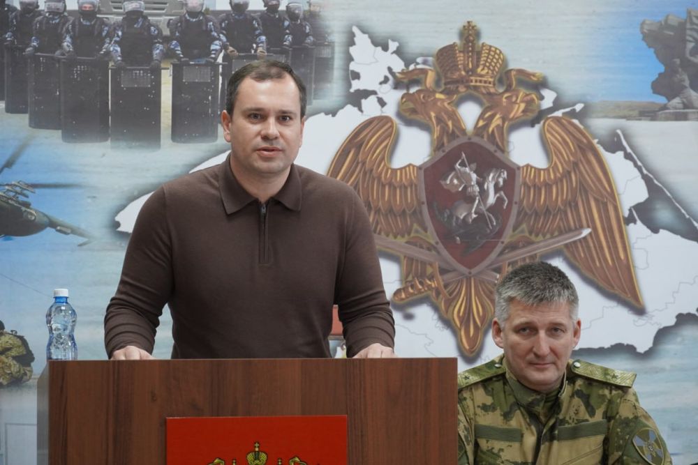 #своих_не_бросаем. В Керчи встретили участников специальной военной операции. Глава муниципального образования Денис КОЛЕСНИК, глава администрации Керчи Олег КАТОРГИН, заместитель главы администрации Олег ШЕВЧЕНКО с... #своих_не_бросаем. В Керчи встретили участников специальной военной операции. Глава муниципального образования Денис КОЛЕСНИК, глава администрации Керчи Олег КАТОРГИН, заместитель главы администрации Олег ШЕВЧЕНКО с...