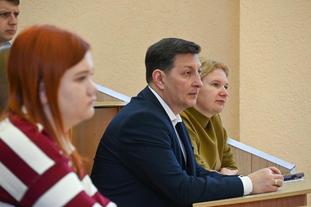 Ирина Кивико встретилась со студентами профильных направлений 2-4 курсов Института экономики и управления КФУ им. В. И. Вернадского Ирина Кивико встретилась со студентами профильных направлений 2-4 курсов Института экономики и управления КФУ им. В. И. Вернадского