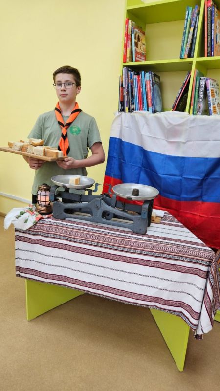 "Поклонимся Великим тем годам.." "Поклонимся Великим тем годам.."