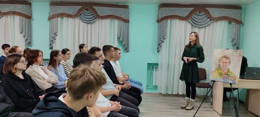 Ученики 10-Б класса Симферопольской академической гимназии посетили музей партизанской славы, расположенный при МБОУ СОШ № 7 имени А.В Ученики 10-Б класса Симферопольской академической гимназии посетили музей партизанской славы, расположенный при МБОУ СОШ № 7 имени А.В