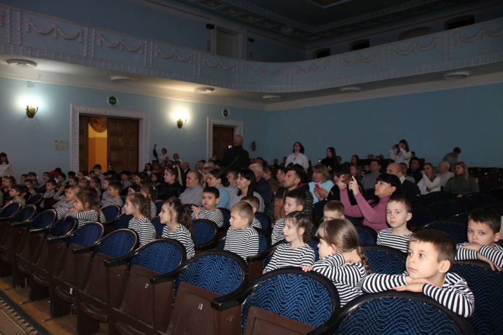 Первоклашек из 38-й школы посвятили в «Юные Дорохинцы – Орлята России» Первоклашек из 38-й школы посвятили в «Юные Дорохинцы – Орлята России»