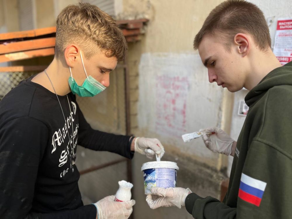 Сотрудники полицейского наркоконтроля провели очередную антинаркотическую акцию «Закрась опасность» совместно с волонтерами, учениками школы №41 и представителями Комиссии по делам несовершеннолетних и защите их прав г.... Сотрудники полицейского наркоконтроля провели очередную антинаркотическую акцию «Закрась опасность» совместно с волонтерами, учениками школы №41 и представителями Комиссии по делам несовершеннолетних и защите их прав г....