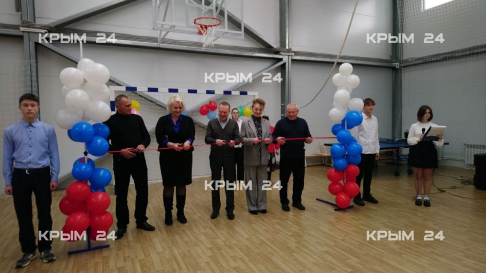 В Ленинском районе открыли модульный спортивный зал В Ленинском районе открыли модульный спортивный зал