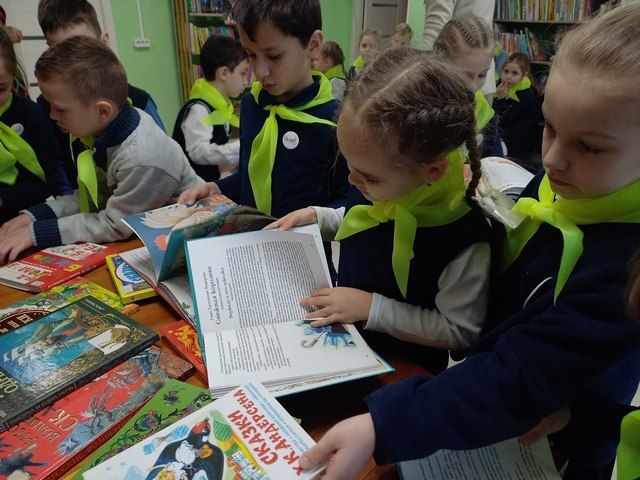5 февраля в детской библиотеке-филиале №19 МБУК ЦСДБ города Симферополя в рамках Всемирного дня чтения вслух были проведены громкие чтения «Вместе сказку мы прочтем» для учащихся 1 класса МБОУ «Школа-лицей №17 им. А.С.... 5 февраля в детской библиотеке-филиале №19 МБУК ЦСДБ города Симферополя в рамках Всемирного дня чтения вслух были проведены громкие чтения «Вместе сказку мы прочтем» для учащихся 1 класса МБОУ «Школа-лицей №17 им. А.С....