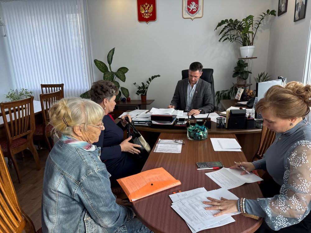 Александр Дудинов: Вопросы благоустройства сельских поселений и оформление земельных, имущественных отношений - одни из наиболее актуальных для жителей Черноморского района Александр Дудинов: Вопросы благоустройства сельских поселений и оформление земельных, имущественных отношений - одни из наиболее актуальных для жителей Черноморского района