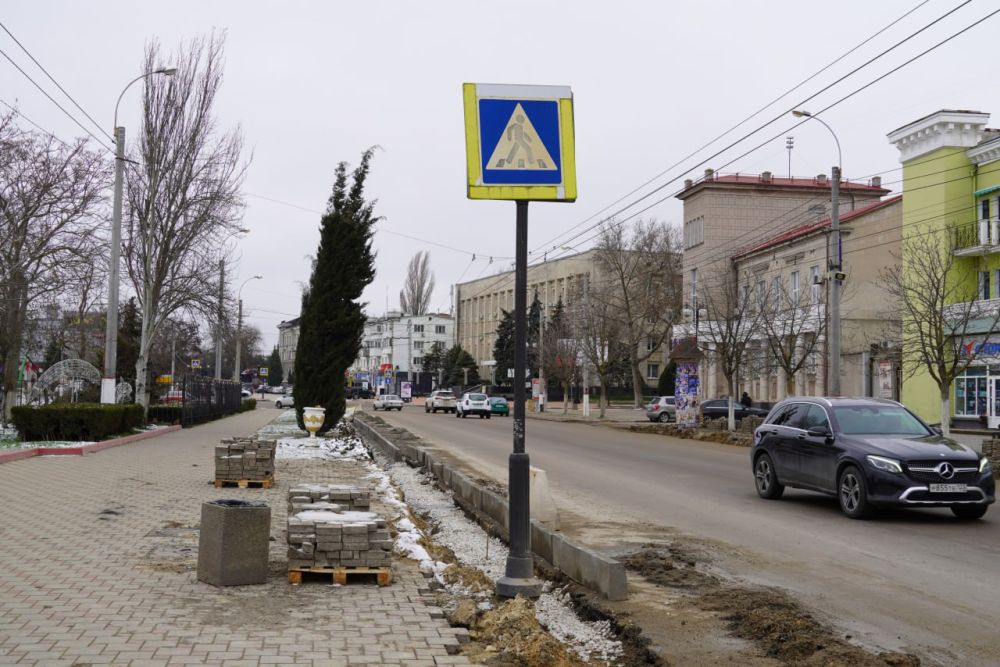 #жкх_и_строительство. Продолжается ремонт дороги на участке ул. Кирова. Специалисты подрядной организации «СТГ-Юг» обновляют дорожное покрытие и частично тротуаров #жкх_и_строительство. Продолжается ремонт дороги на участке ул. Кирова. Специалисты подрядной организации «СТГ-Юг» обновляют дорожное покрытие и частично тротуаров