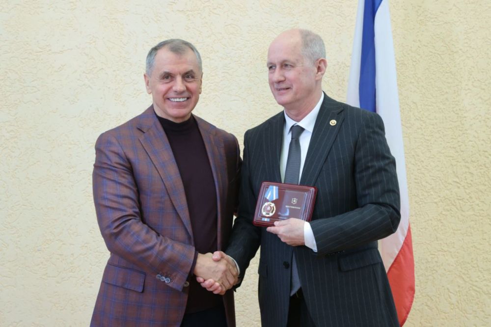 Владимир Константинов: За 10 лет в российском Крыму созданы новые научные центры, лаборатории, в действующих учреждениях обновлена материально-техническая база Владимир Константинов: За 10 лет в российском Крыму созданы новые научные центры, лаборатории, в действующих учреждениях обновлена материально-техническая база
