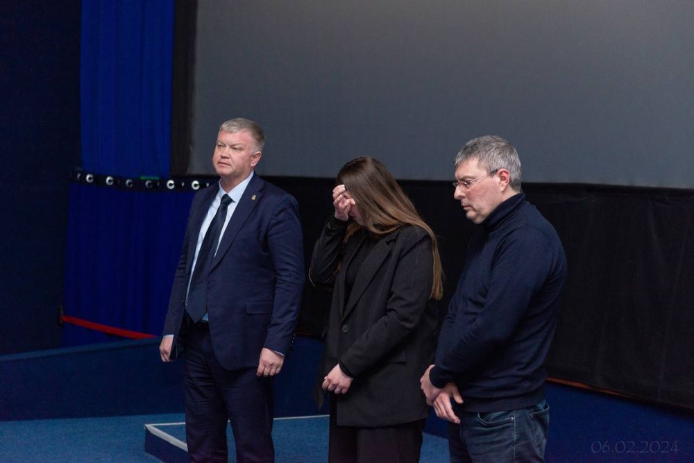 Вчера вечером в кинотеатре «Крым» состоялся показ документального фильма «Мама, не плачь», посвященного матерям детей, которые погибли от рук агрессоров в период 2014-2024 гг Вчера вечером в кинотеатре «Крым» состоялся показ документального фильма «Мама, не плачь», посвященного матерям детей, которые погибли от рук агрессоров в период 2014-2024 гг