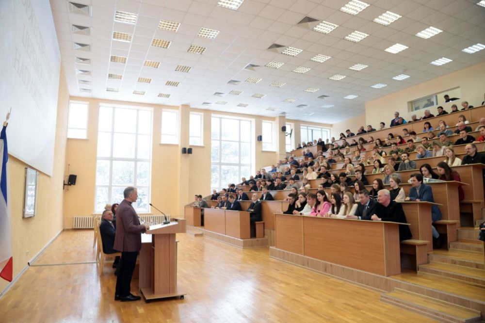 Владимир Константинов: За 10 лет в российском Крыму созданы новые научные центры, лаборатории, в действующих учреждениях обновлена материально-техническая база Владимир Константинов: За 10 лет в российском Крыму созданы новые научные центры, лаборатории, в действующих учреждениях обновлена материально-техническая база