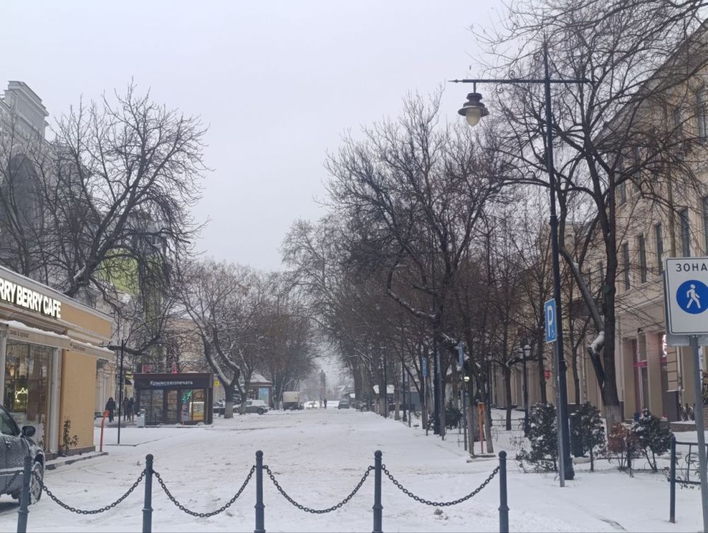 В Крыму ещё одно снежное утро В Крыму ещё одно снежное утро