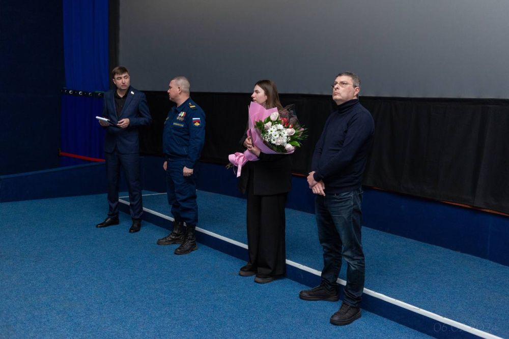 Вчера вечером в кинотеатре «Крым» состоялся показ документального фильма «Мама, не плачь», посвященного матерям детей, которые погибли от рук агрессоров в период 2014-2024 гг Вчера вечером в кинотеатре «Крым» состоялся показ документального фильма «Мама, не плачь», посвященного матерям детей, которые погибли от рук агрессоров в период 2014-2024 гг