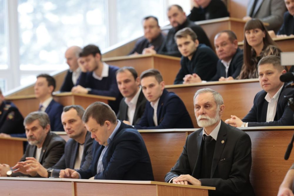 Владимир Константинов: За 10 лет в российском Крыму созданы новые научные центры, лаборатории, в действующих учреждениях обновлена материально-техническая база Владимир Константинов: За 10 лет в российском Крыму созданы новые научные центры, лаборатории, в действующих учреждениях обновлена материально-техническая база