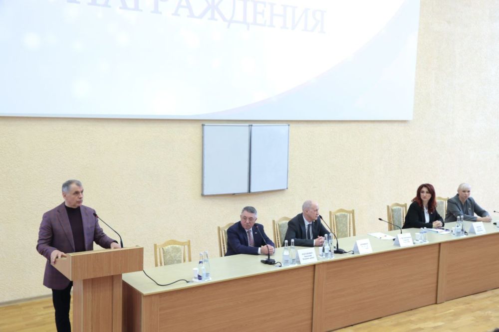 Владимир Константинов: За 10 лет в российском Крыму созданы новые научные центры, лаборатории, в действующих учреждениях обновлена материально-техническая база Владимир Константинов: За 10 лет в российском Крыму созданы новые научные центры, лаборатории, в действующих учреждениях обновлена материально-техническая база