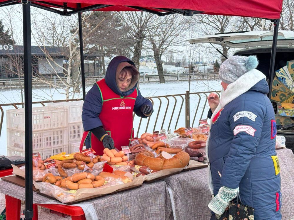 Несмотря на заснеженную погоду в Симферополе, 08.02.2025 состоялись сельскохозяйственные ярмарки на трех традиционных адресах: Несмотря на заснеженную погоду в Симферополе, 08.02.2025 состоялись сельскохозяйственные ярмарки на трех традиционных адресах:
