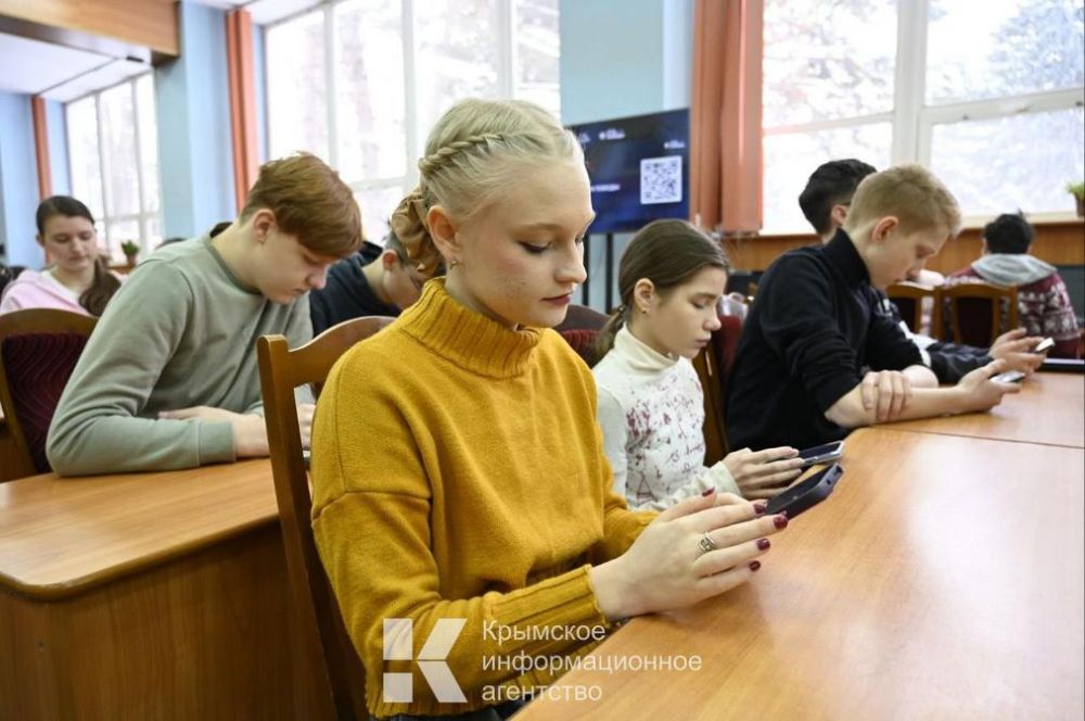 Сегодня крымчане написали диктант «Наука во имя Победы» Сегодня крымчане написали диктант «Наука во имя Победы»